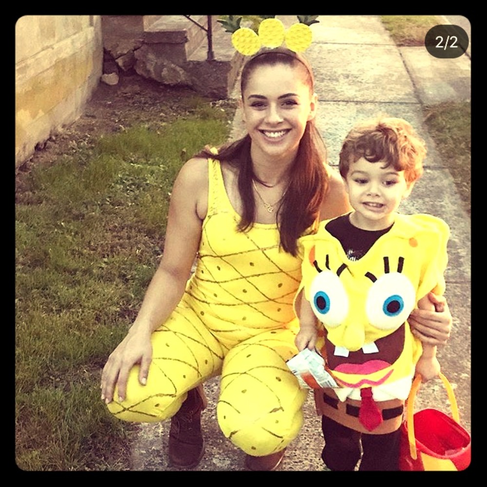 Mom and child spongebob and pineapple costume.